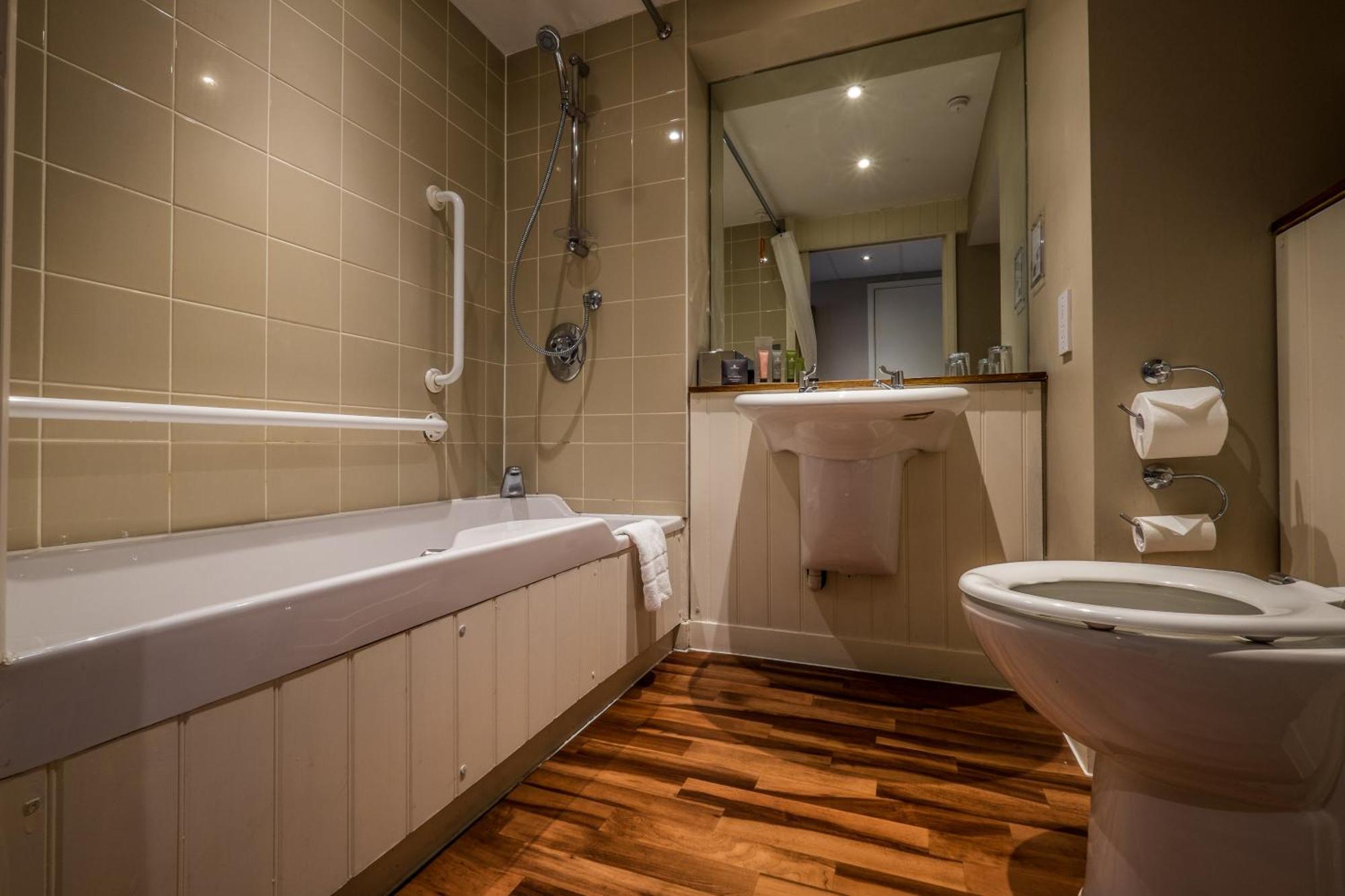 Bridge Hotel Greenford  Zewnętrze zdjęcie